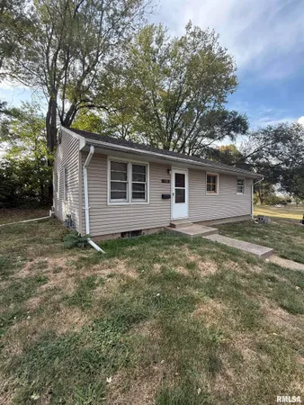 $37,000 | 716 North Albert Street, Macomb, IL 61455