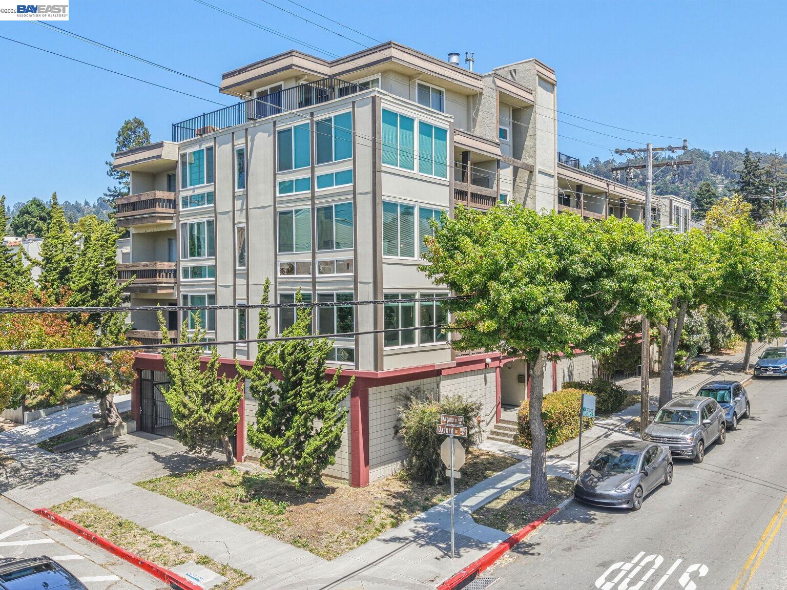 2201 Virginia Street, Unit 2 Berkeley, CA 94709 - Photo 4 of 63 Gallery Image 4