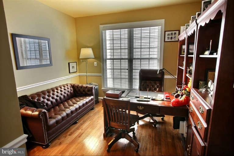 12239 Cypress Spring Road Clarksburg, MD 20871 - Photo 6 of 30 First floor office