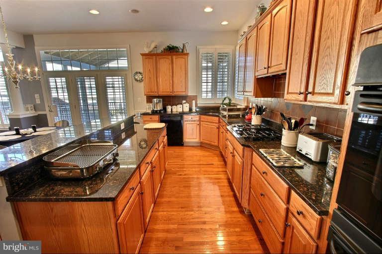 12239 Cypress Spring Road Clarksburg, MD 20871 - Photo 8 of 30 Gourmet kitchen