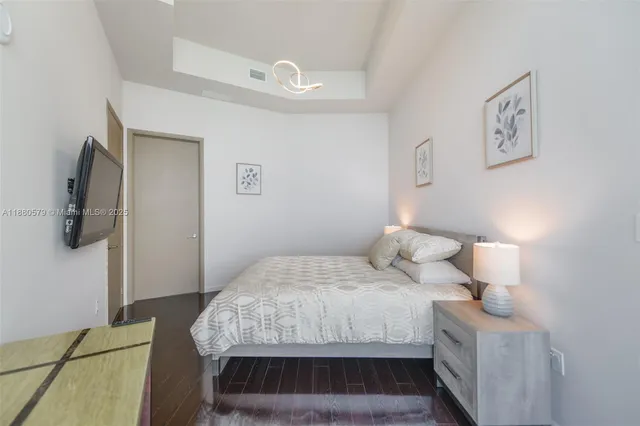 $8,250 | 15901 Collins Avenue, Unit 4203, Sunny Isles Beach, FL 33160