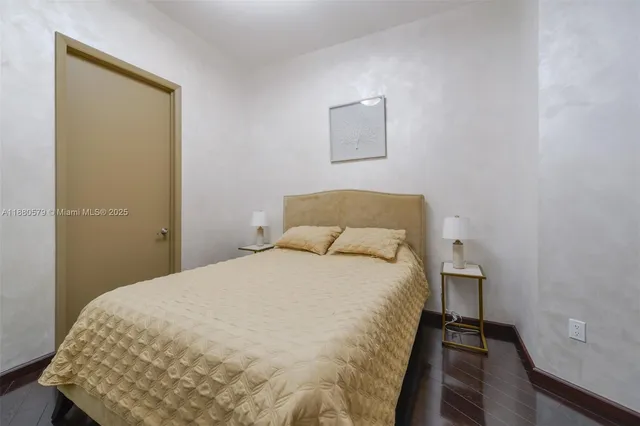 $8,250 | 15901 Collins Avenue, Unit 4203, Sunny Isles Beach, FL 33160