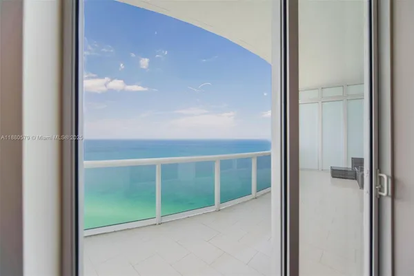 $8,250 | 15901 Collins Avenue, Unit 4203, Sunny Isles Beach, FL 33160