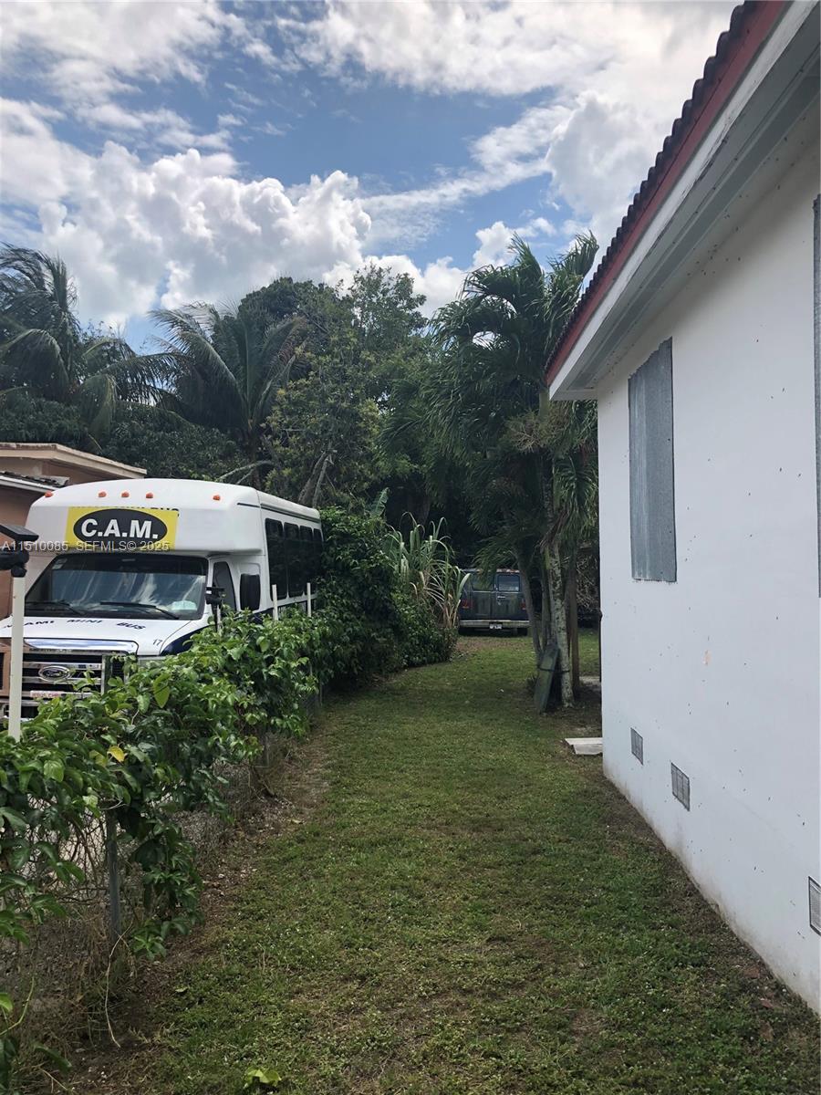 1256 Northeast 149th Street Miami, FL 33161 - Photo 6 of 24