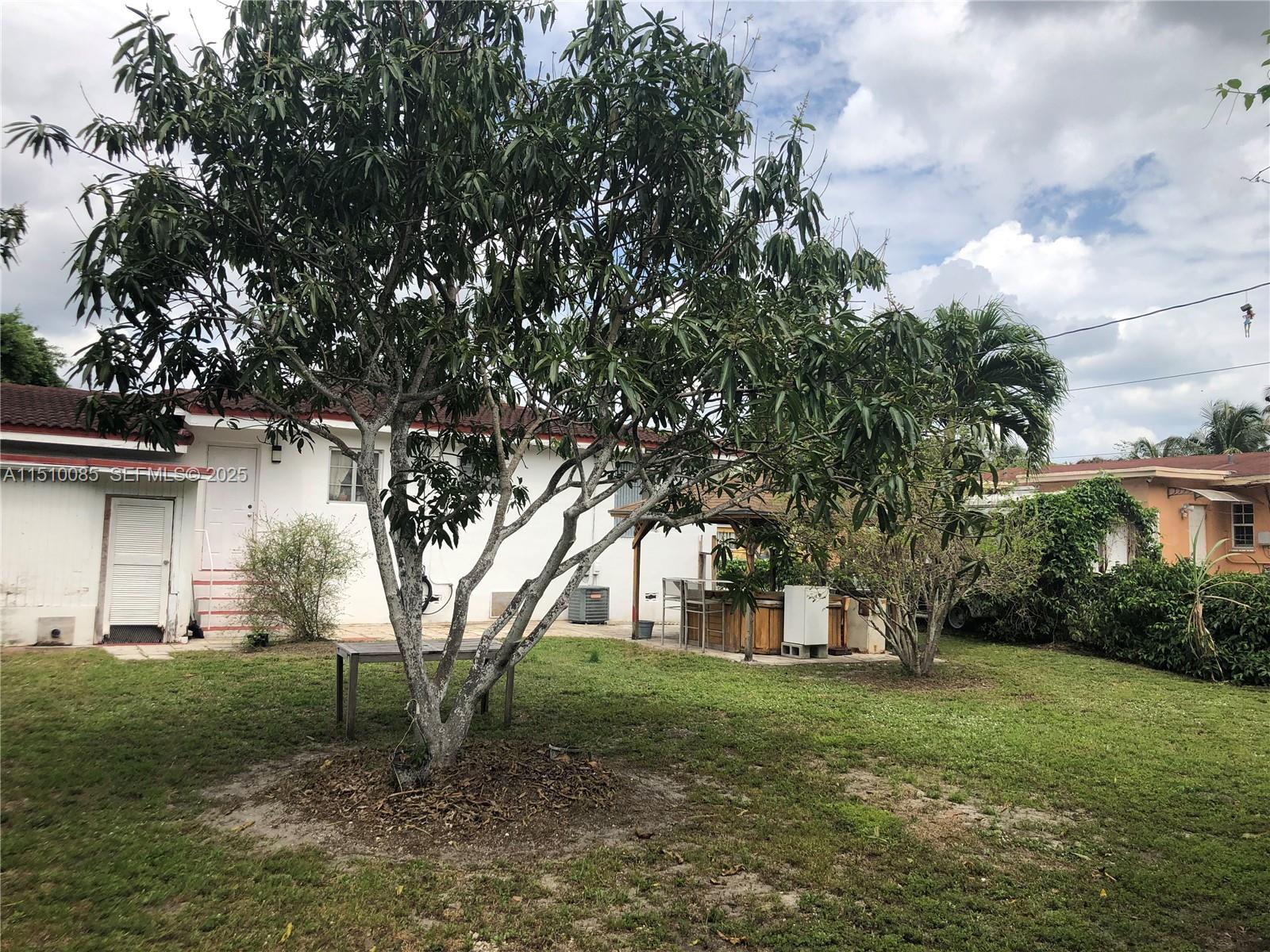 1256 Northeast 149th Street Miami, FL 33161 - Photo 7 of 24