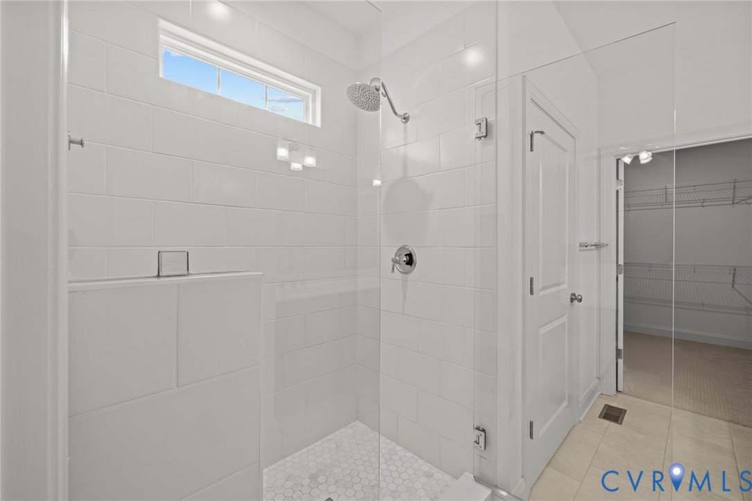 224 Lauradell Road Ashland, VA 23005 - Photo 27 of 74 Glass-enclosed shower featuring white subway tile,