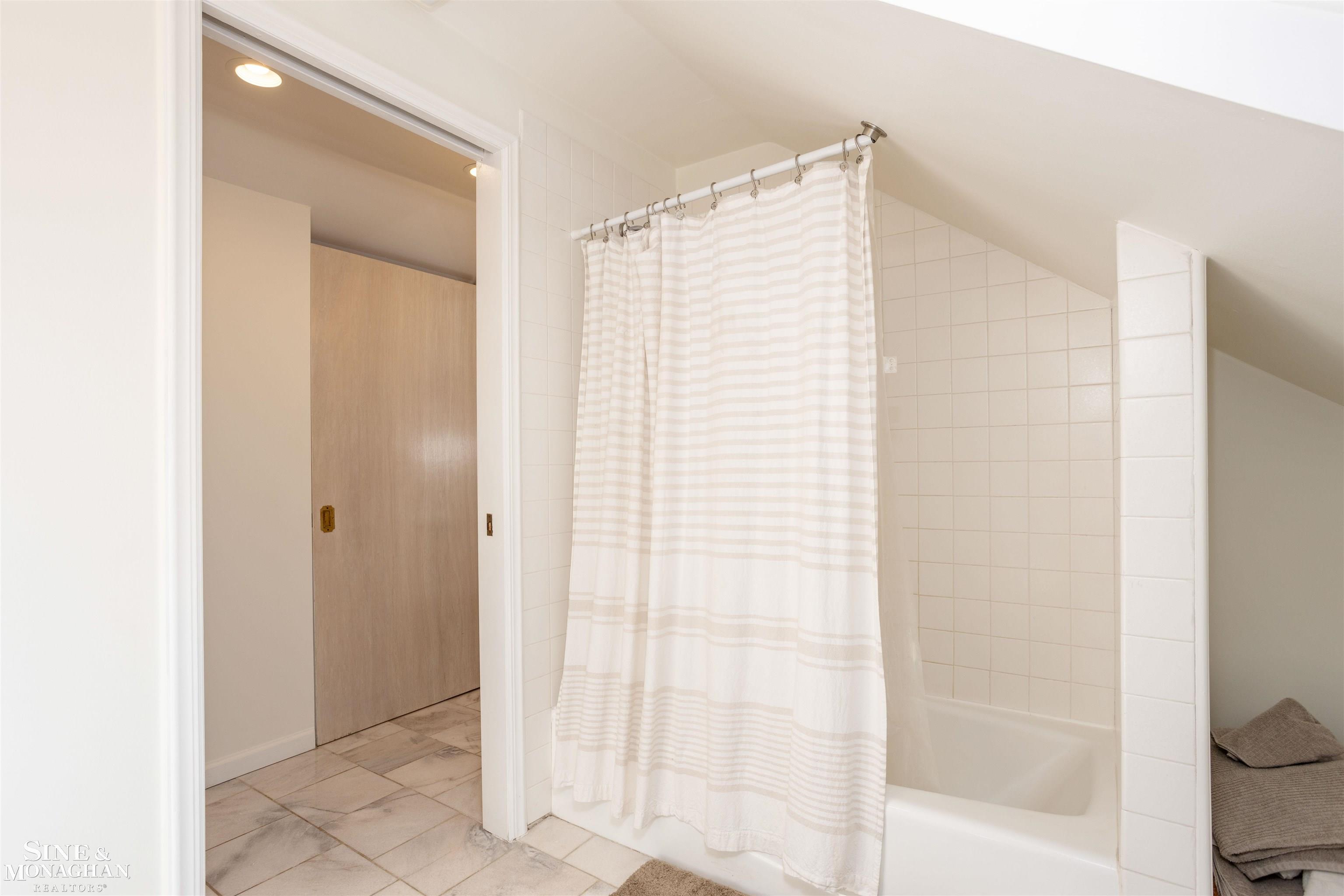29 Fisher Road Grosse Pointe, MI 48230 - Photo 49 of 62