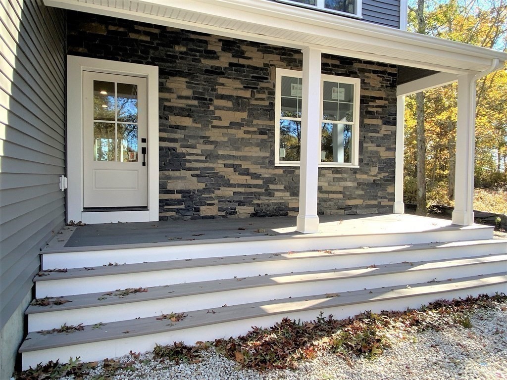 244 North Brayton Road Tiverton, RI 02878 - Photo 3 of 40 Gallery Image 3