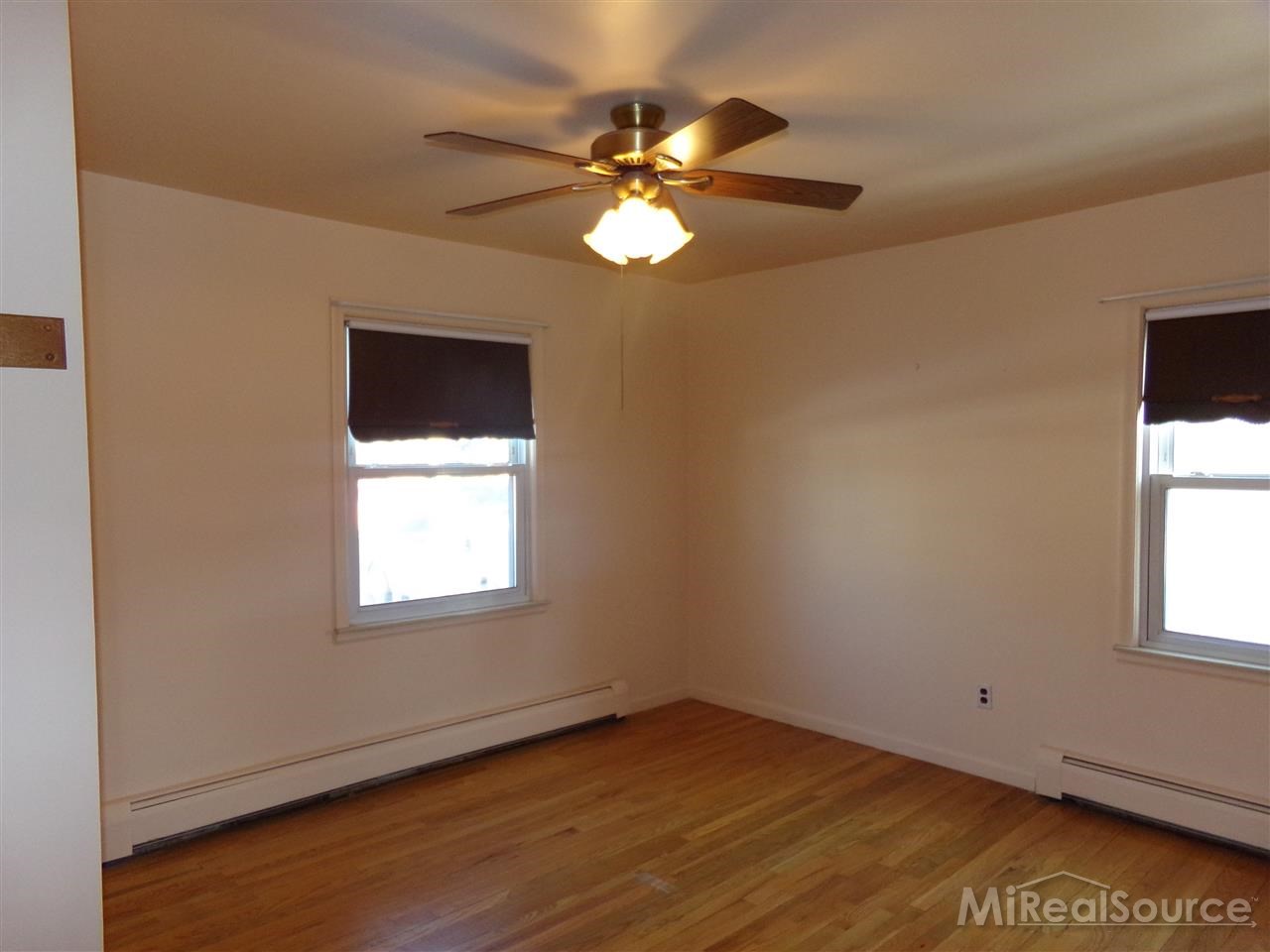 2237 Oxford Road Berkley, MI 48072 - Photo 16 of 35
