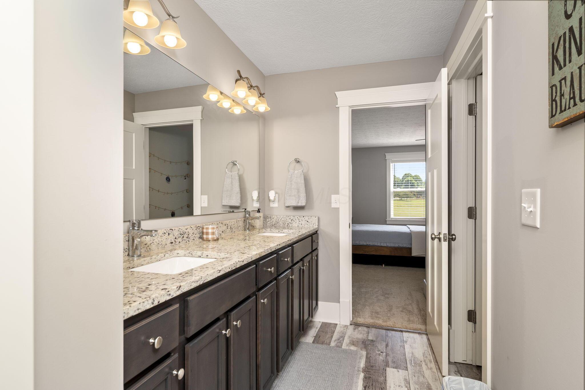 3364 Tschopp Road Northeast Lancaster, OH 43130 - Photo 55 of 80 Upper Level - Shared Full Bath