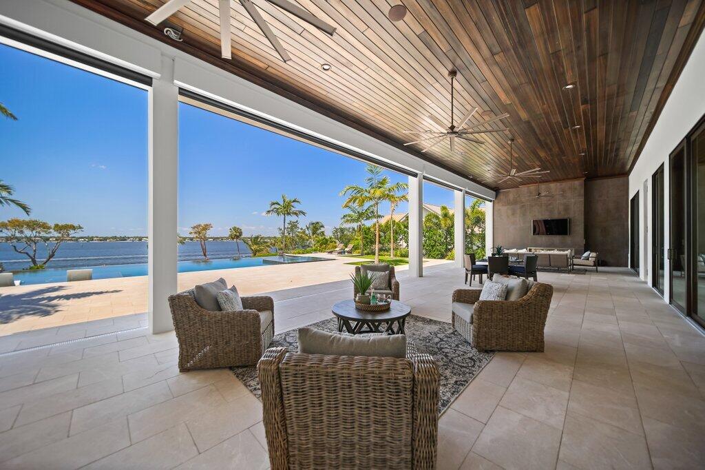 81 South River Road Stuart, FL 34996 - Photo 15 of 78 outdoorliving1.jpg-SMALL