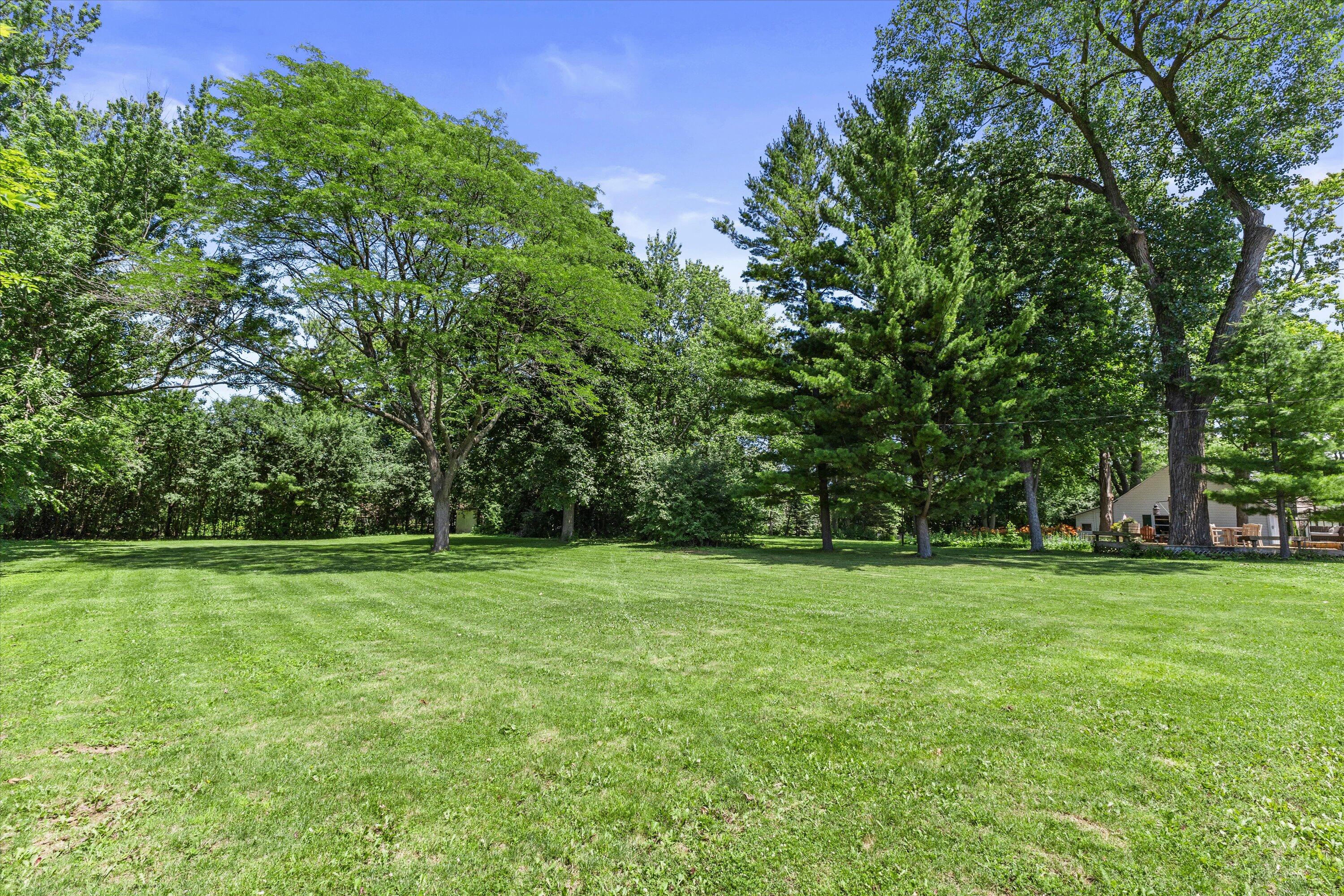 800 East Dean Road Fox Point, WI 53217 - Photo 3 of 35 48-LUKE9489