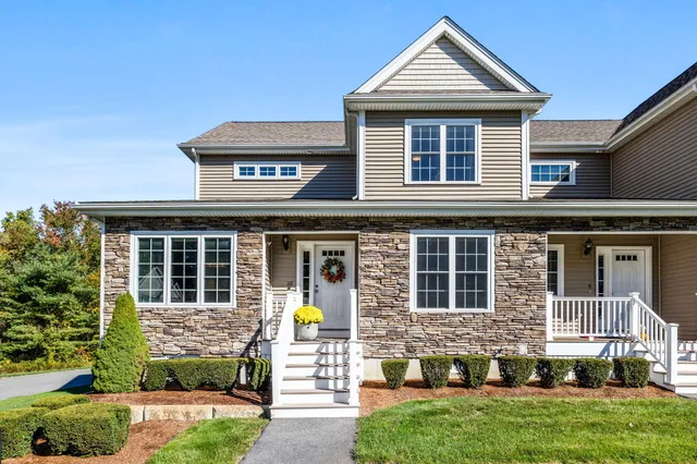 $665,000 | 28 Essex Circle, Unit 10, Raynham, MA 02767