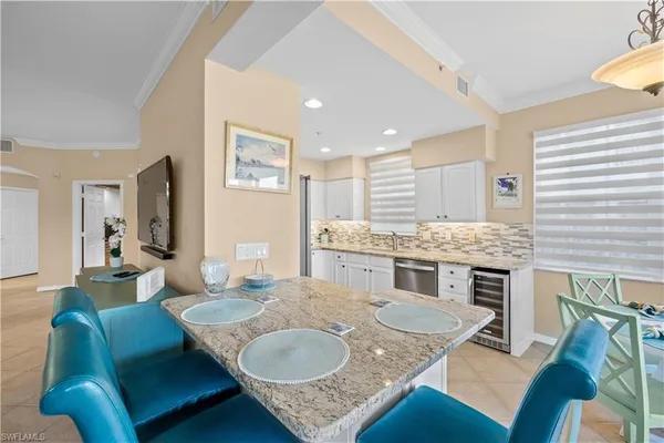 $2,200 | 1635 Winding Oaks Way, Unit 101, Naples, FL 34109