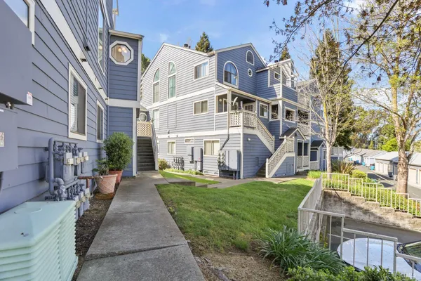 $2,450 | 219 Sea Crest Circle, Vallejo, CA 94590
