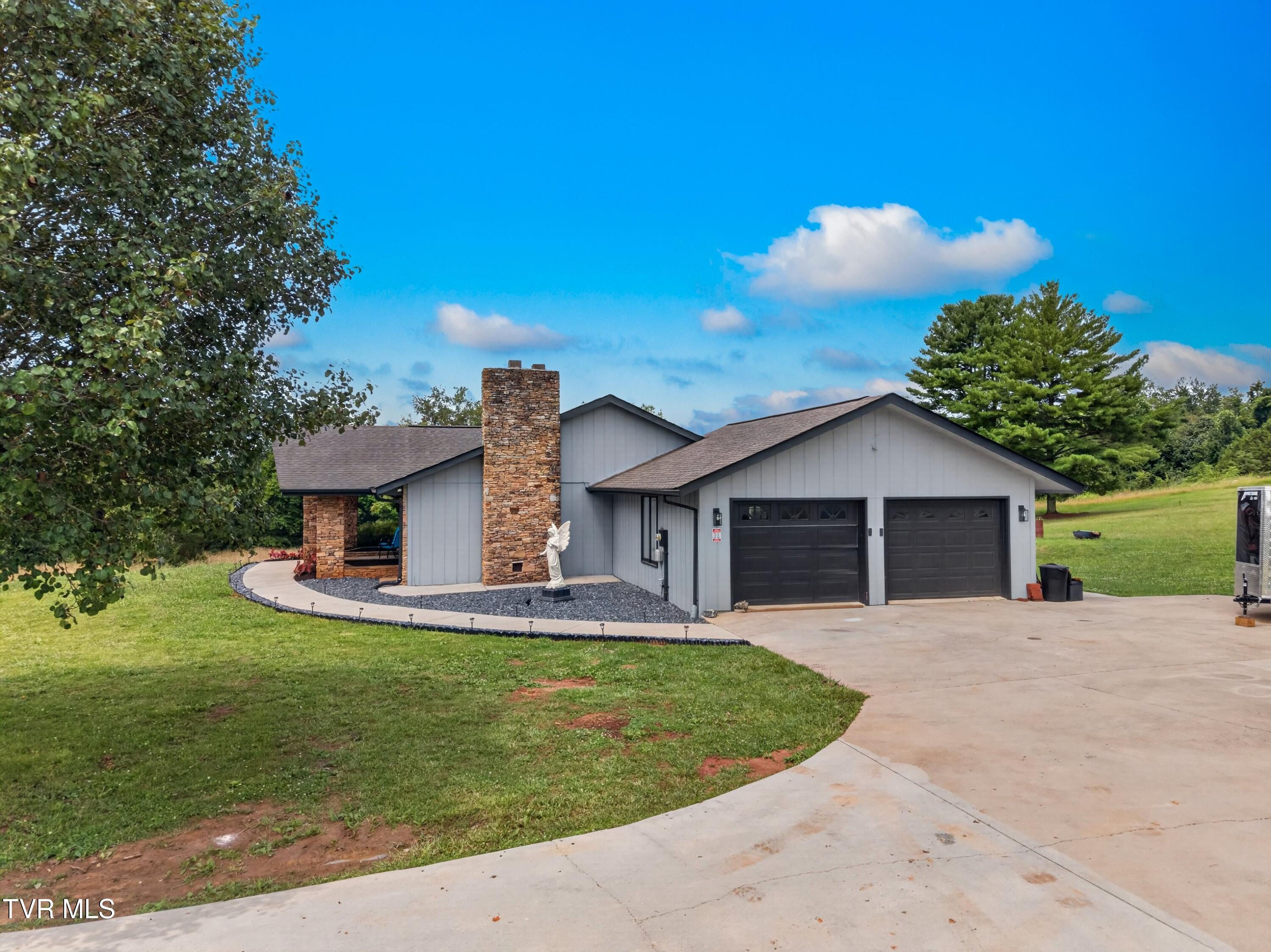 383 Cate Byrd Road Kodak, TN 37764 - Photo 3 of 51 043-383CateByrdRoad-Kodak-TN-37764-SMALL
