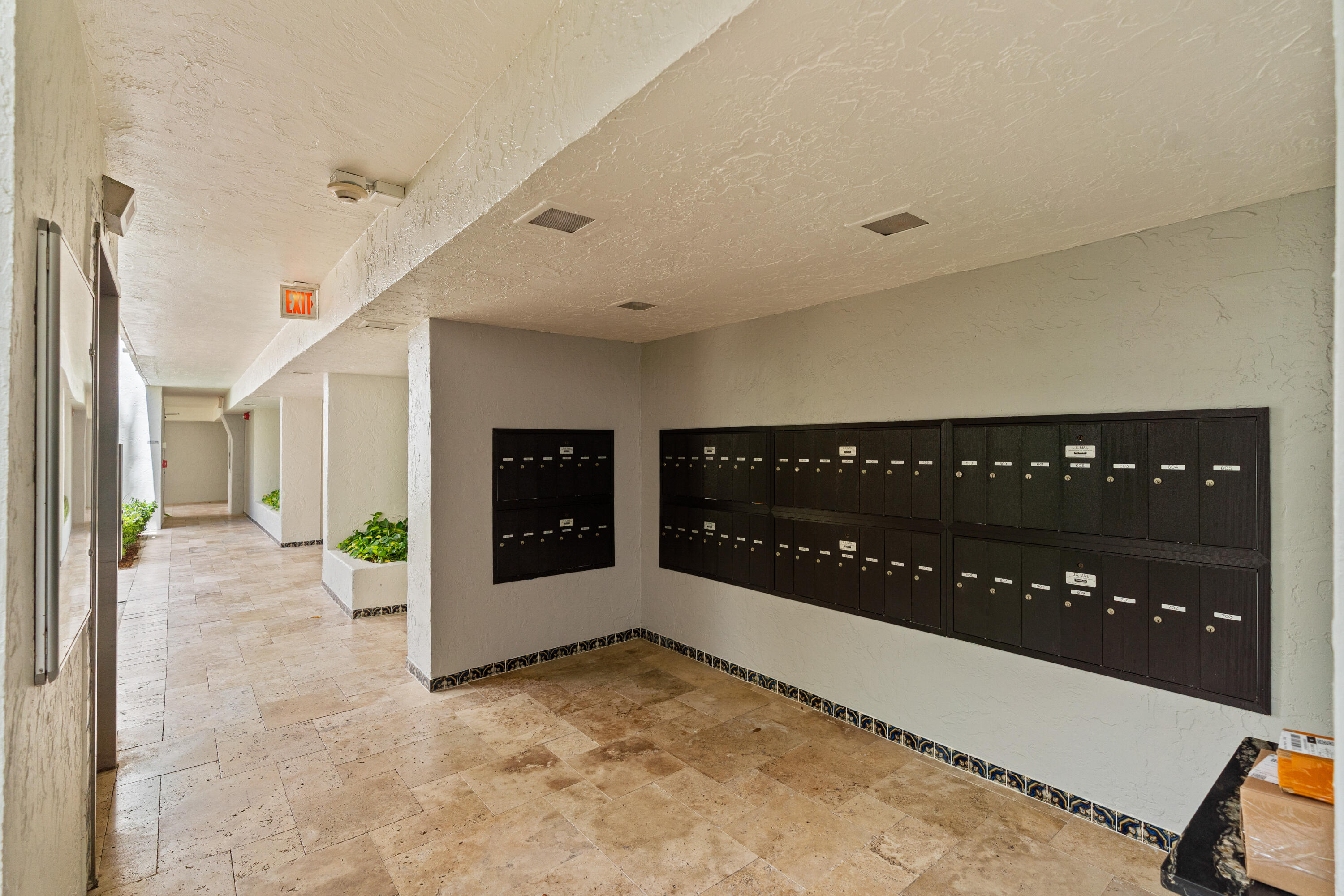 23200 Camino Del Mar, Unit 603 Boca Raton, FL 33433 - Photo 35 of 43 a view of entryway