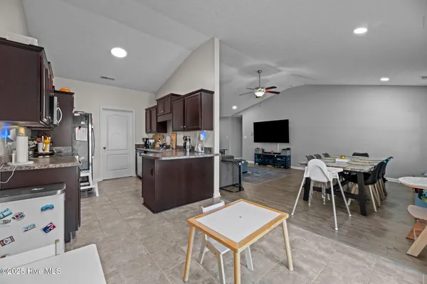 $2,050 | 105 Patriot Court, Havelock, NC 28532