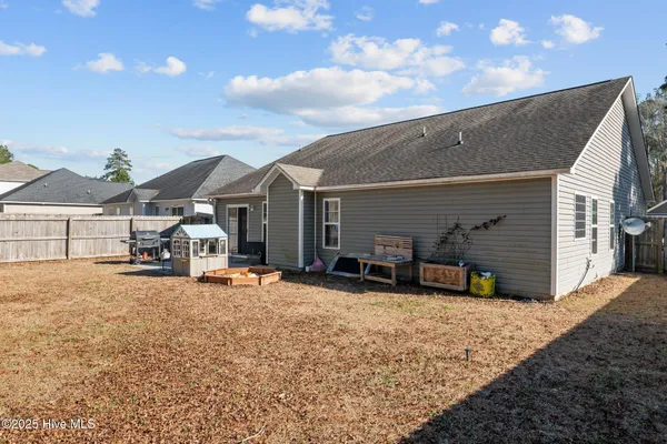 $2,050 | 105 Patriot Court, Havelock, NC 28532