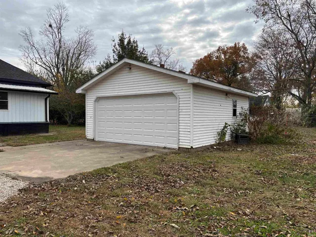 $174,500 | 620 Main Street, Grandview, IN 47615