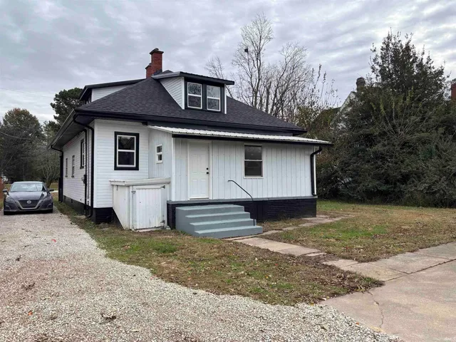 $174,500 | 620 Main Street, Grandview, IN 47615