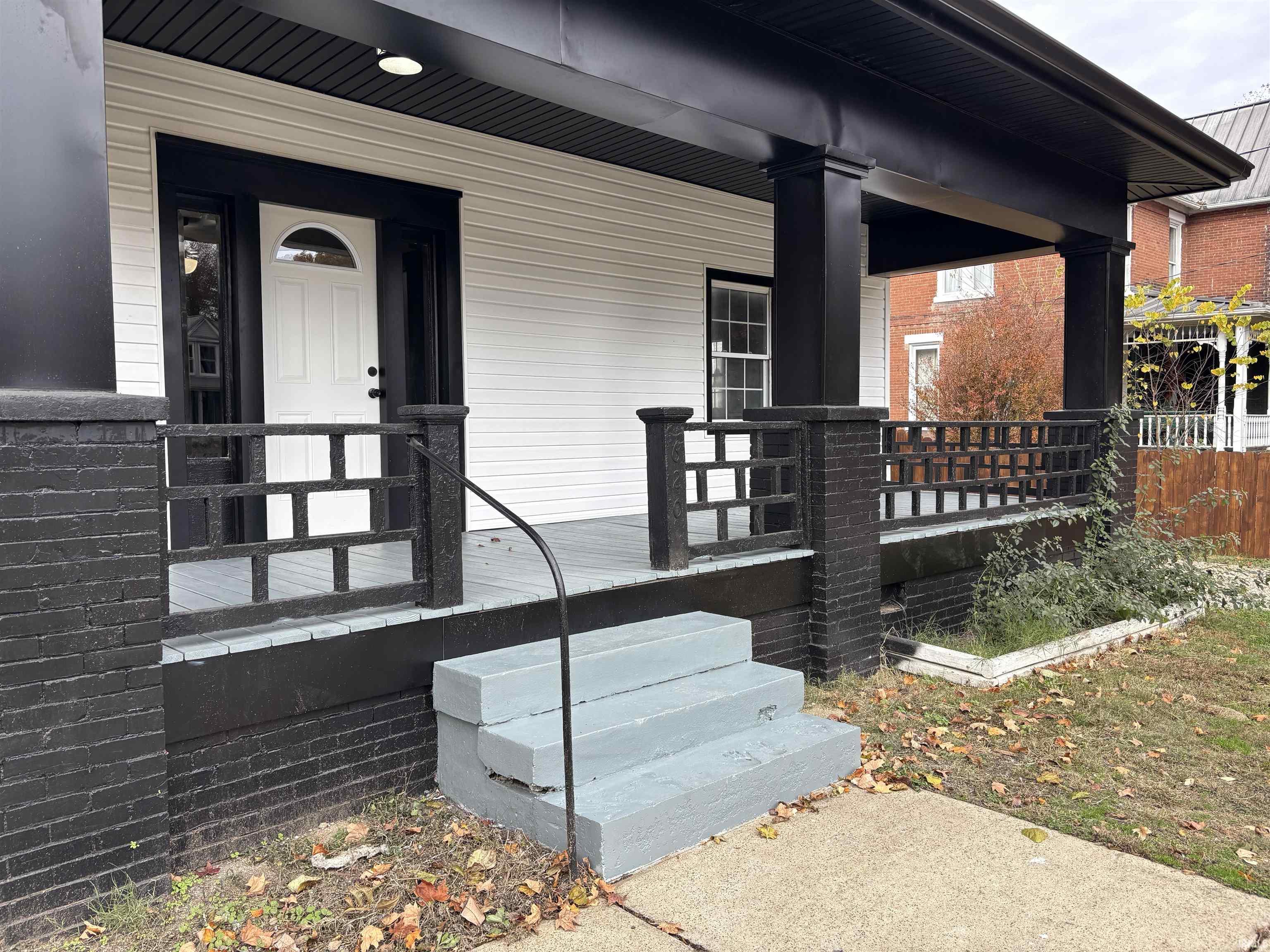 620 Main Street Grandview, IN 47615 - Photo 2 of 20