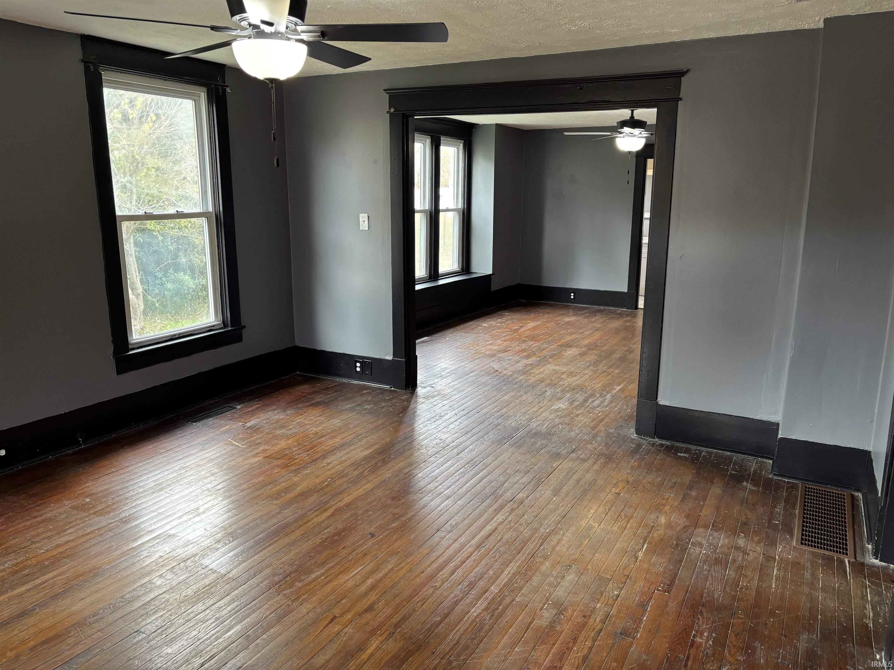 620 Main Street Grandview, IN 47615 - Photo 4 of 20