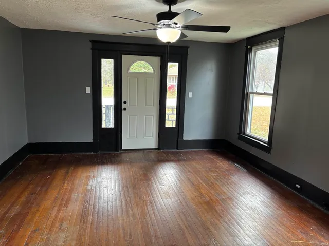 $174,500 | 620 Main Street, Grandview, IN 47615