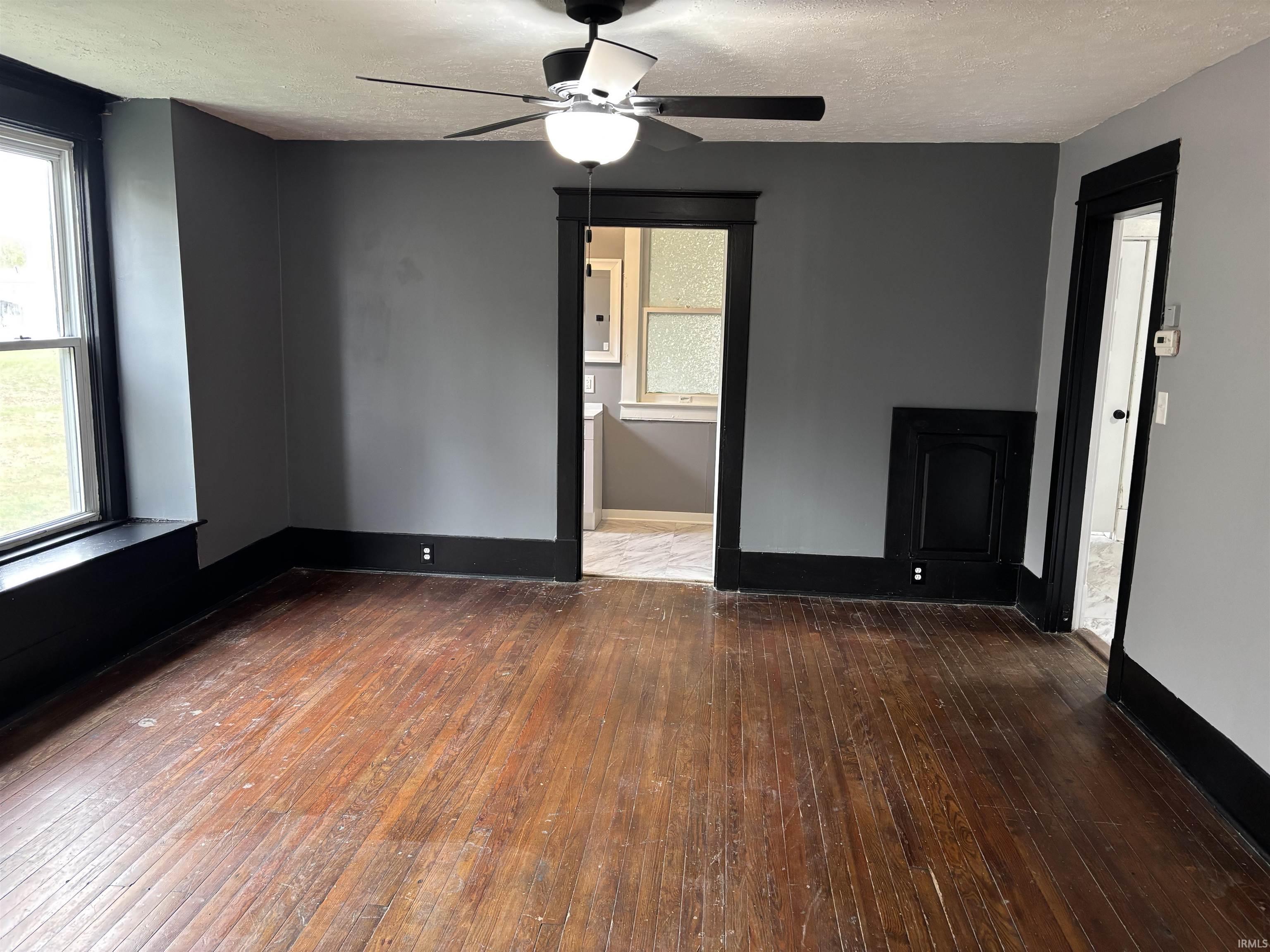 620 Main Street Grandview, IN 47615 - Photo 7 of 20