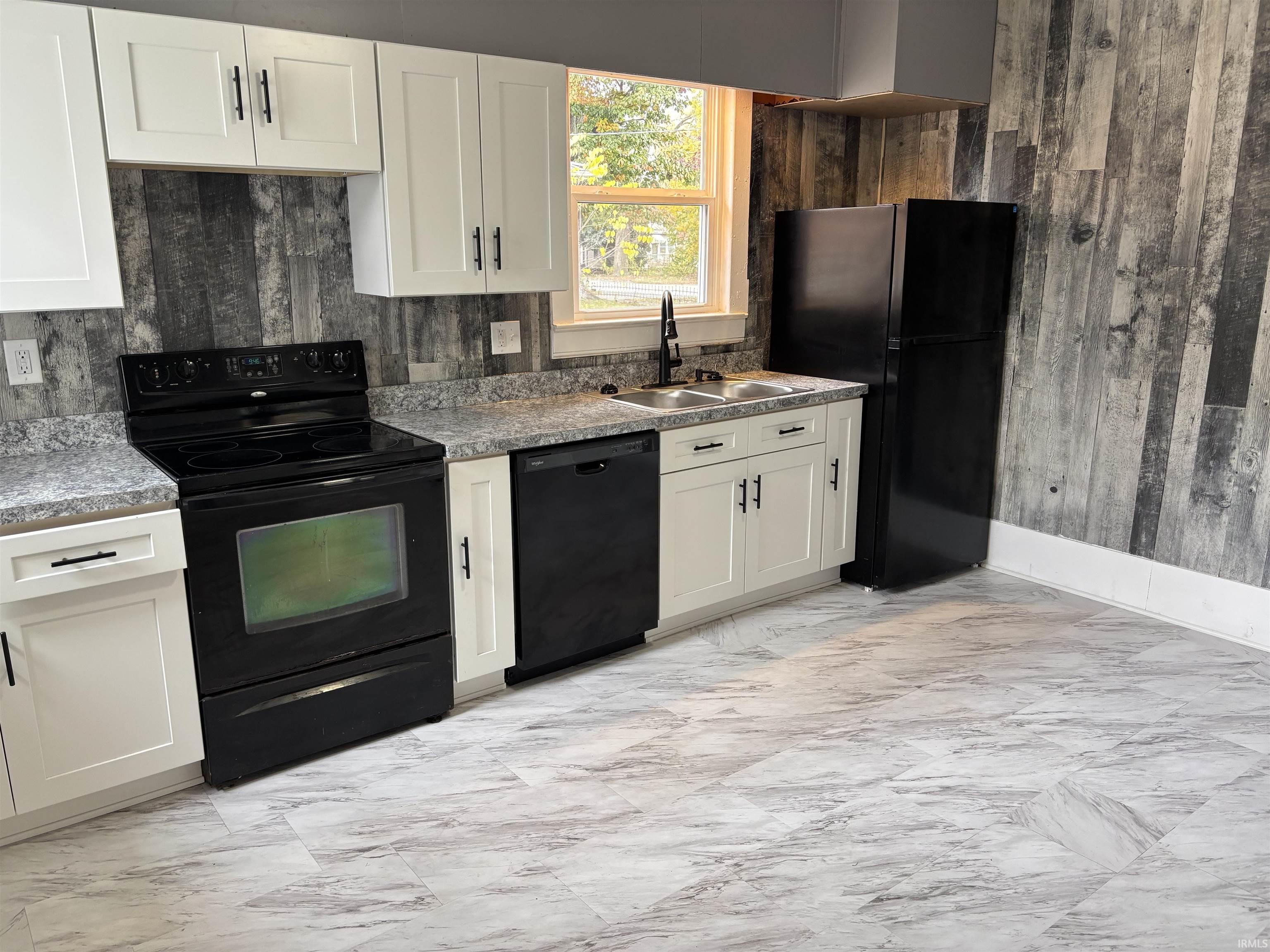 620 Main Street Grandview, IN 47615 - Photo 9 of 20