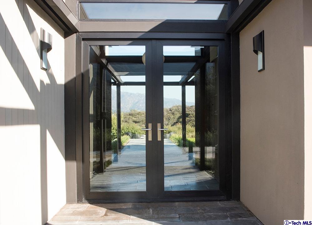 3645 Deerpass Road Glendale, CA 91208 - Photo 4 of 39 a view interior of the house