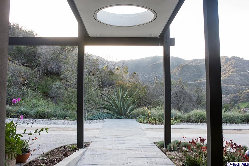 3645 Deerpass Road Glendale, CA 91208 - Photo 33 of 39 a view of a porch