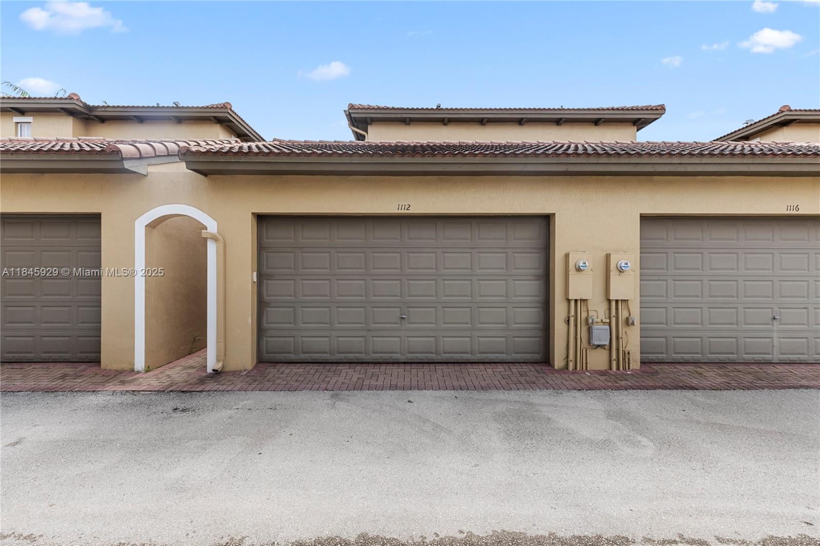 1112 Southwest 146th Terrace Pembroke Pines, FL 33027 - Photo 2 of 42 a view of outdoor space
