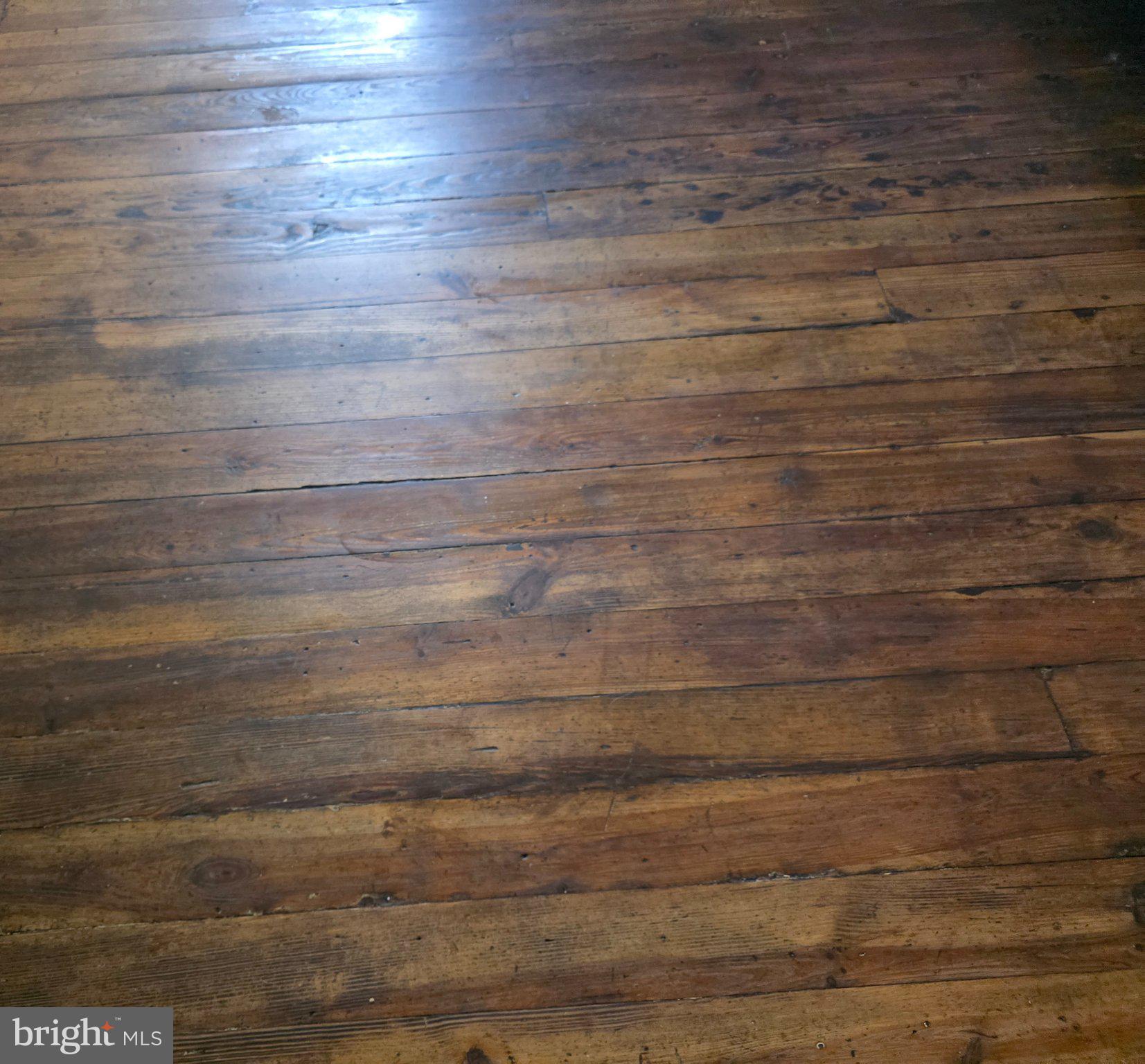 55 South Hazel Street Manheim, PA 17545 - Photo 18 of 36 Timeless charm of rustic hardwood.