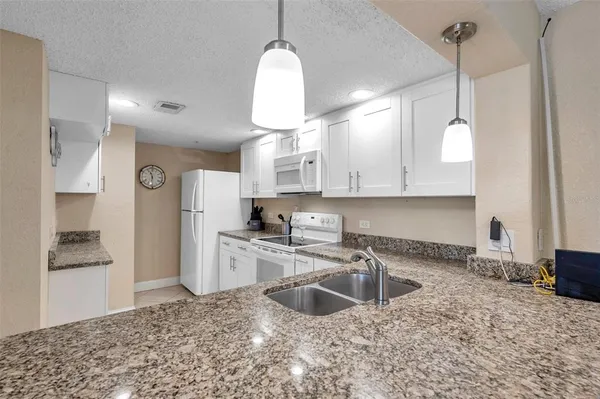 $270,000 | 36750 US Highway 19 North, Unit 2763, Palm Harbor, FL 34683