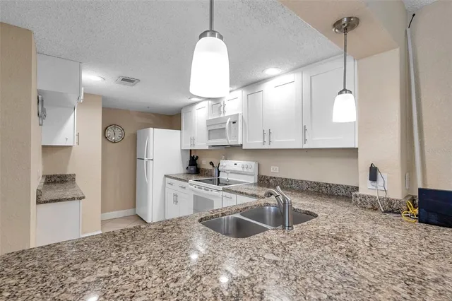 $270,000 | 36750 US Highway 19 North, Unit 2763, Palm Harbor, FL 34683