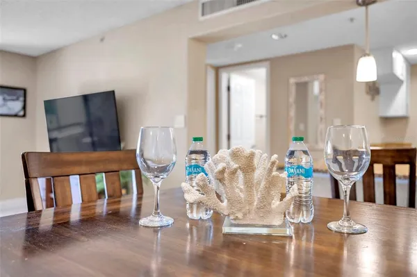 $270,000 | 36750 US Highway 19 North, Unit 2763, Palm Harbor, FL 34683