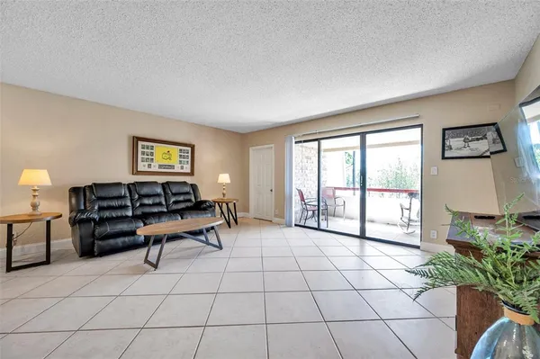 $270,000 | 36750 US Highway 19 North, Unit 2763, Palm Harbor, FL 34683
