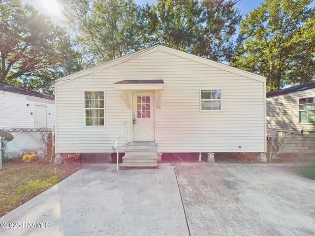 $850 | 111 Sternberg Drive, Lafayette, LA 70506