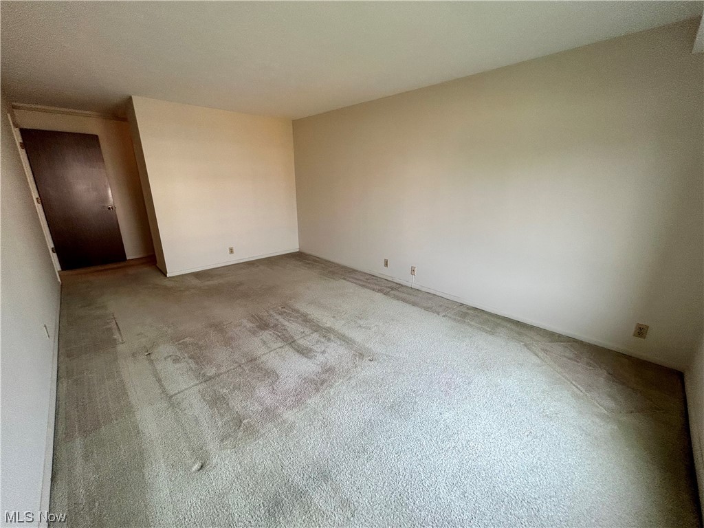 22555 Center Ridge Road, Unit 306 Rocky River, OH 44116 - Photo 14 of 25 Primary Bedroom