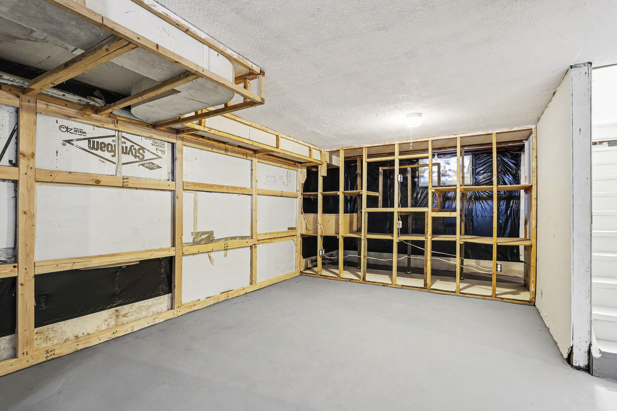 1209 Mohawk Lane St. Joseph, MI 49085 - Photo 25 of 32 024_file_3065