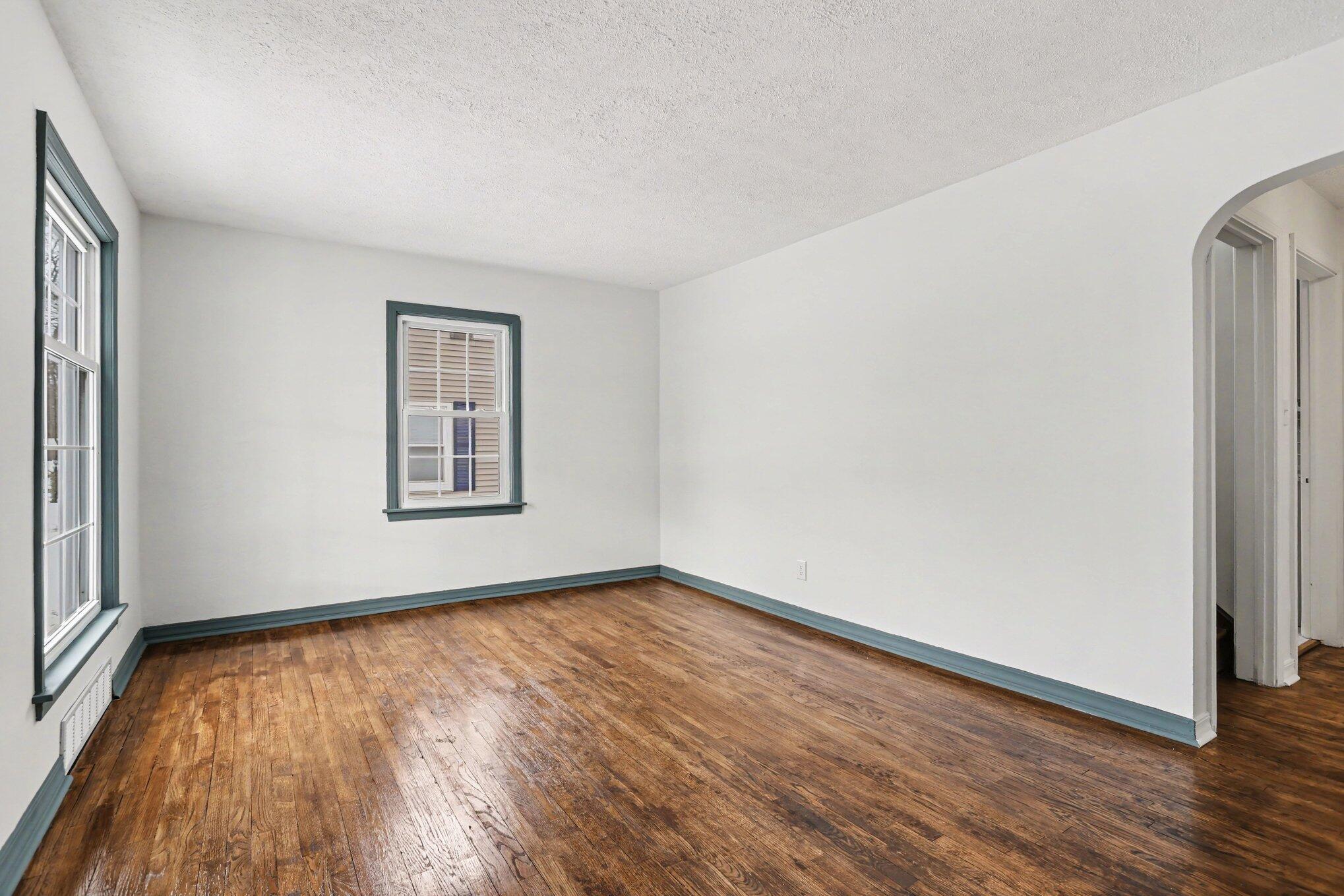 1209 Mohawk Lane St. Joseph, MI 49085 - Photo 4 of 32 005_file_8316