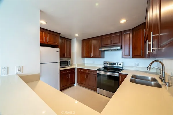 $4,200 | 2160 Century, Unit 1002, Los Angeles, CA 90067