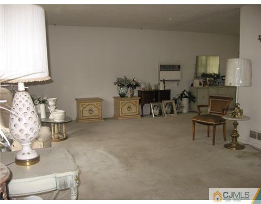9 Ryan Road Edison, NJ 08817 - Photo 5 of 8 Gallery Image 5
