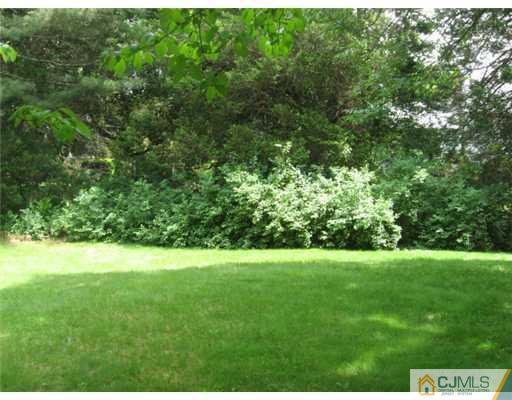 9 Ryan Road Edison, NJ 08817 - Photo 7 of 8 Gallery Image 7
