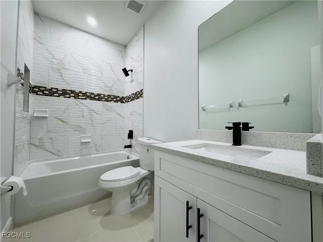 $1,850 | 3948 20th Street West, Lehigh Acres, FL 33971