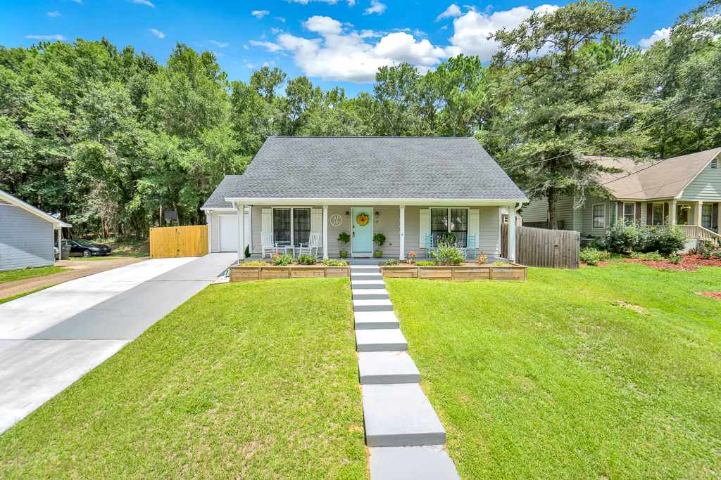 113 Avon Circle East Daphne, AL 36526 - Photo 1 of 34