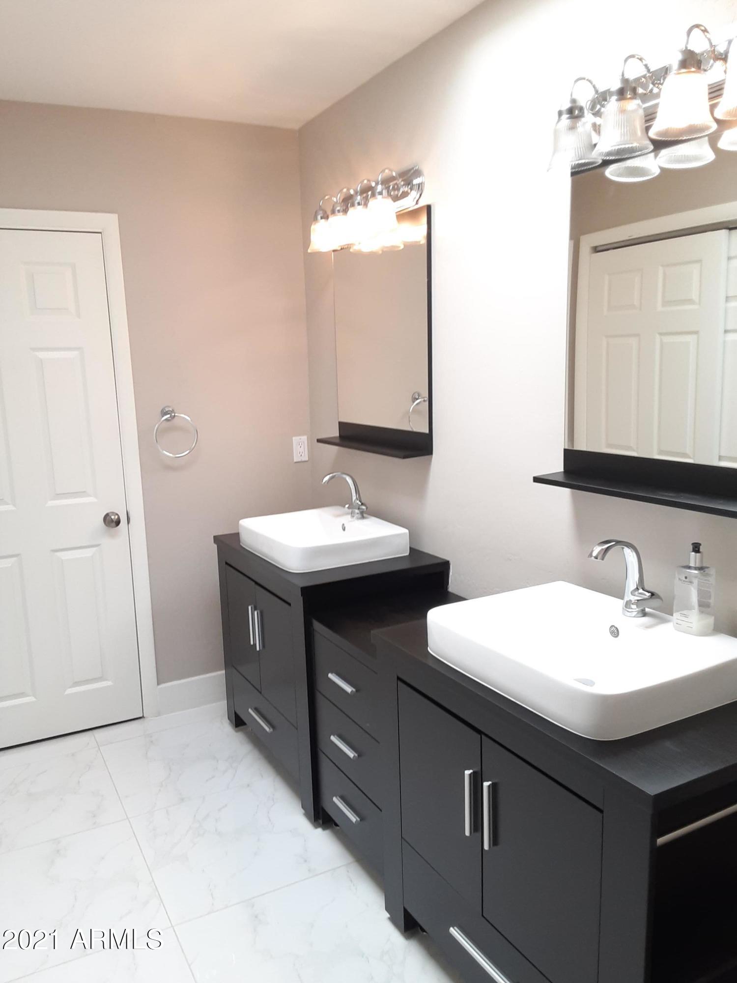 112 West Boca Raton Road Phoenix, AZ 85023 - Photo 18 of 48 Master Bath Vanities