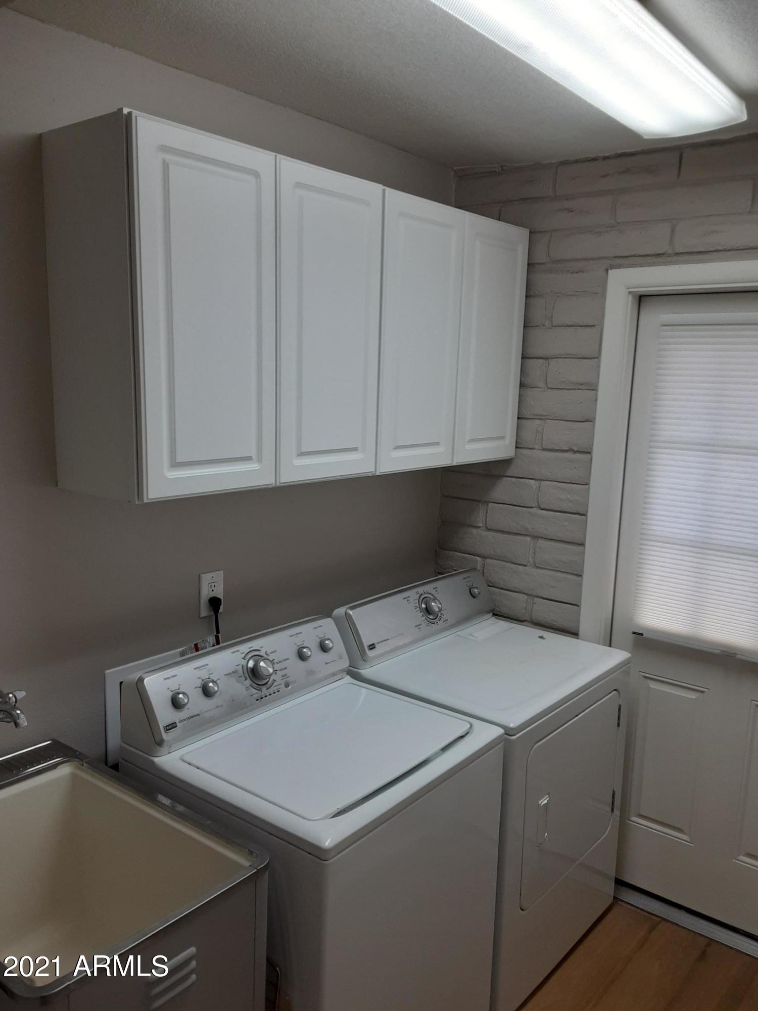 112 West Boca Raton Road Phoenix, AZ 85023 - Photo 31 of 48 Laundry Room