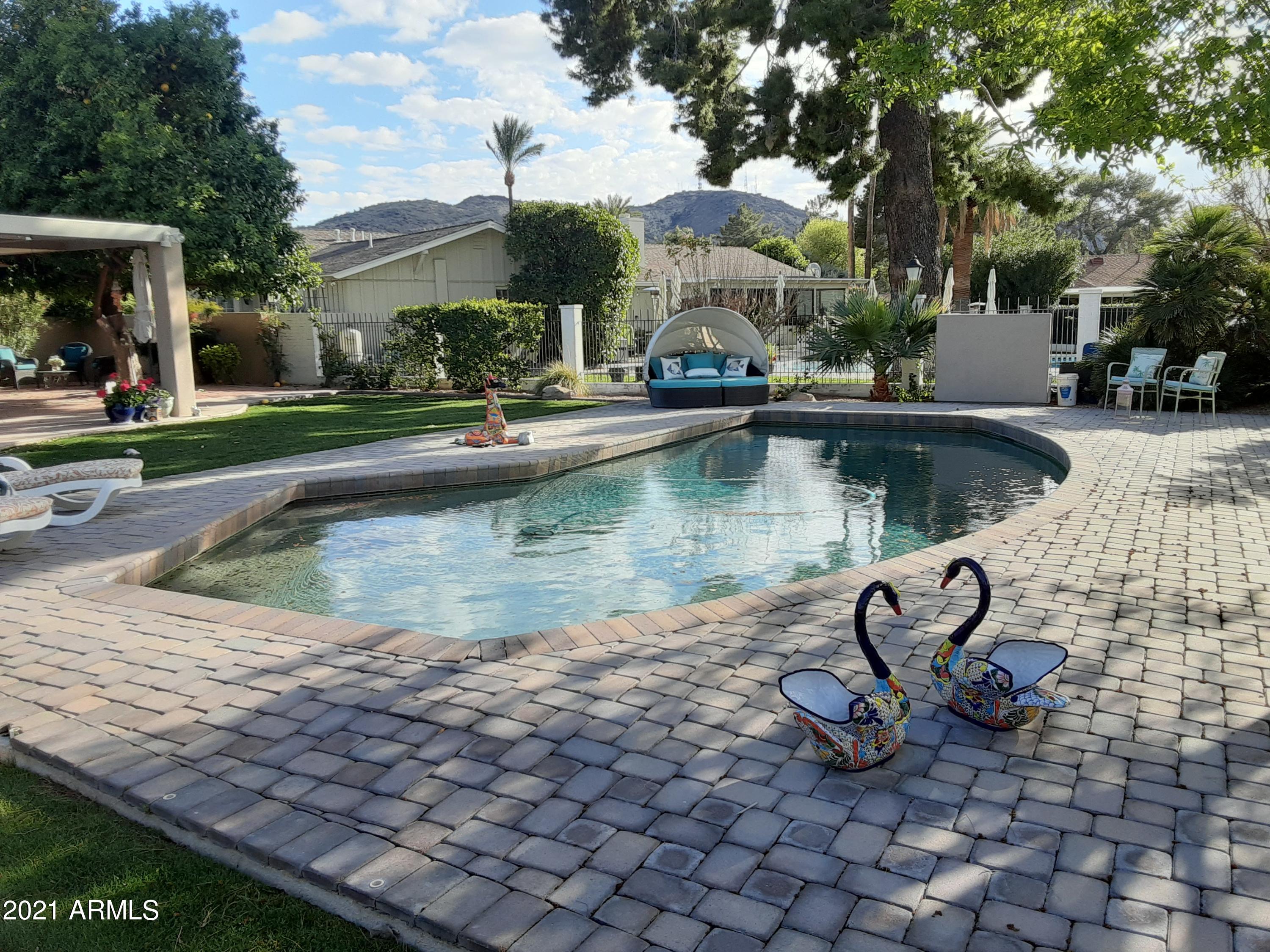 112 West Boca Raton Road Phoenix, AZ 85023 - Photo 33 of 48 Pebble-Surface Pool 1